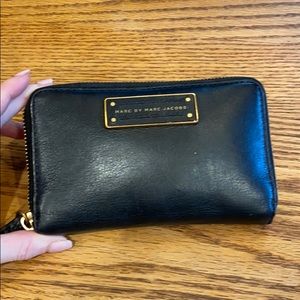 marc by marc jacobs leather zip around wallet